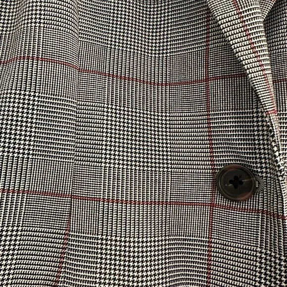 Gray, Black, White and Red Checkered Houndstooth Blazer, Size L - Picture 2 of 5